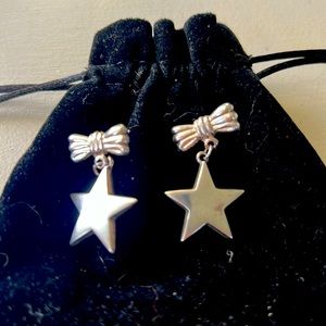 *Star Struck! 🤩 Solid Ster. Silver .925 bow and star dangle earrings!